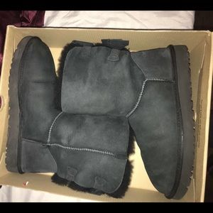 Black Bailey bow uggs women’s
